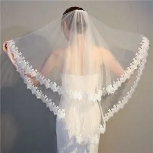 Sweet Flower Hemline Design Young Women Double Layer Wedding Veil With Comb