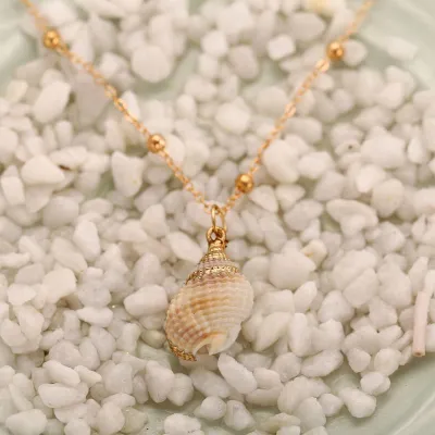 Wholesale Women Shell Pearl Pendant Necklace With Water Wave Chain