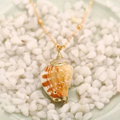 Wholesale Women Shell Pearl Pendant Necklace With Water Wave Chain