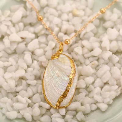Wholesale Women Shell Pearl Pendant Necklace With Water Wave Chain