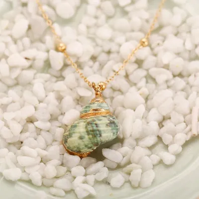 Wholesale Women Shell Pearl Pendant Necklace With Water Wave Chain