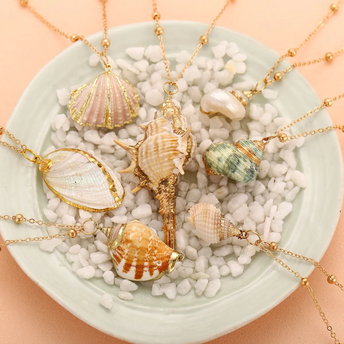 Wholesale Women Shell Pearl Pendant Necklace With Water Wave Chain