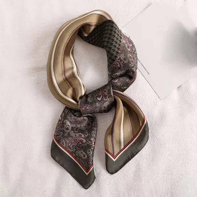 70*70cm Retro Autumn Leopard Pattern Women Silk Square Scarf