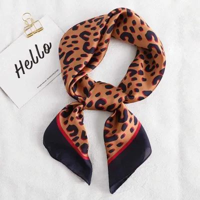 70*70cm Retro Autumn Leopard Pattern Women Silk Square Scarf