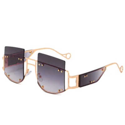 Unique Rivet Decor Frame Women Sunglasses UV400