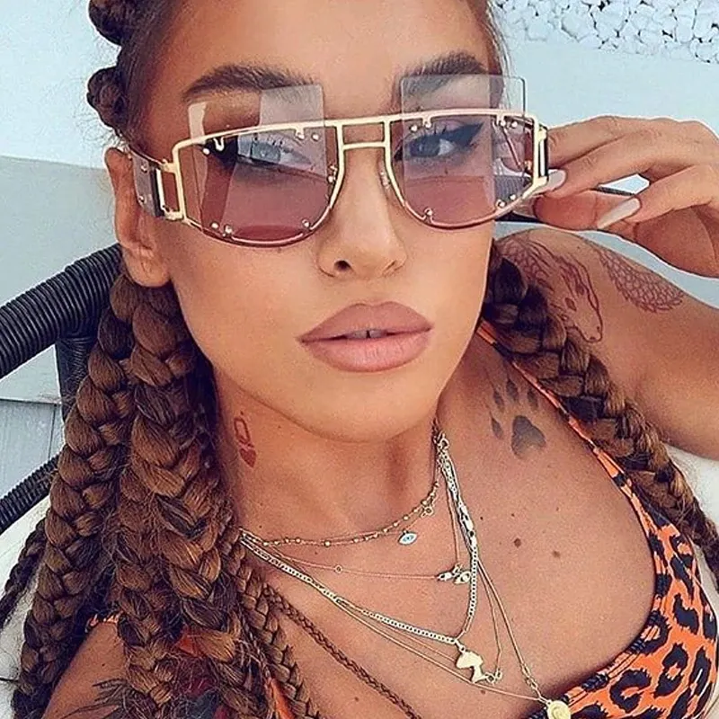 Unique Rivet Decor Frame Women Sunglasses UV400