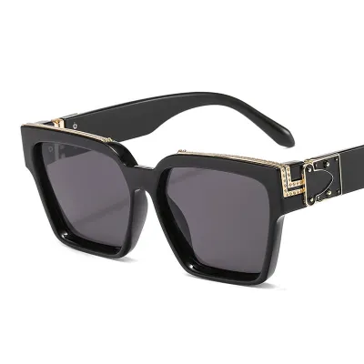 Trendy Rivet Design Square Frame Unisex Sunglasses