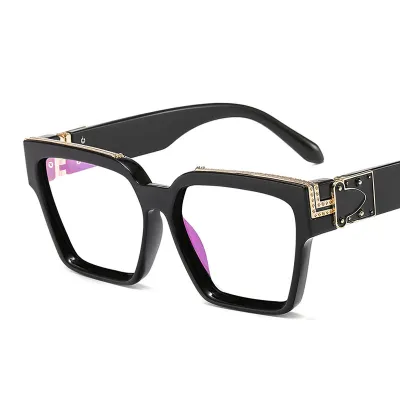 Trendy Rivet Design Square Frame Unisex Sunglasses