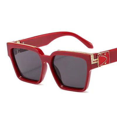Trendy Rivet Design Square Frame Unisex Sunglasses