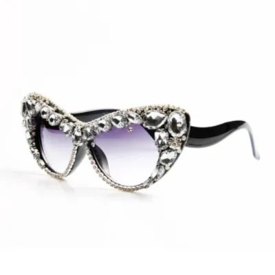 Trendy Rhinestone Decor Cat Eye Frame Sunglasses