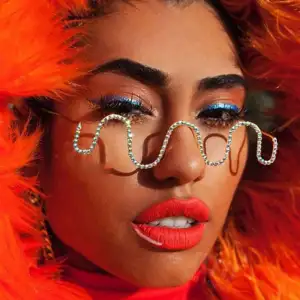 Women Creative Wave Shape Design Rhinestone Decor Sunglasses Frame