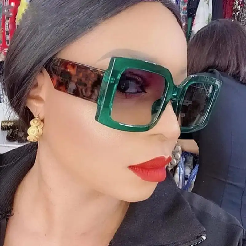 Fashion Square Frame Wide Temple Personality Sunglasses