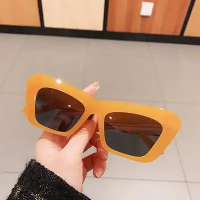 Unique Triangle Cat-Eye Vintage Sunglasses with PC Lens and Plastic Metal Frame