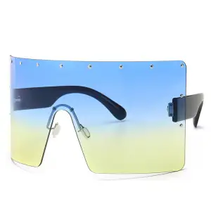 Fashion Square Oversized One-piece Sunglasses with PC Lens