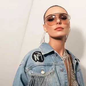 Unique One-piece Curved Temple Sport Sunglasses with Metal Frame and PC Lens
