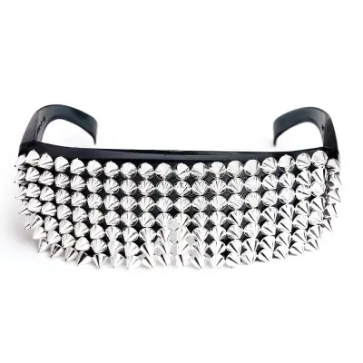 Creative V-shaped Rivet Decorative Elegant Sunglasses