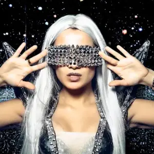 Creative V-shaped Rivet Decorative Elegant Sunglasses