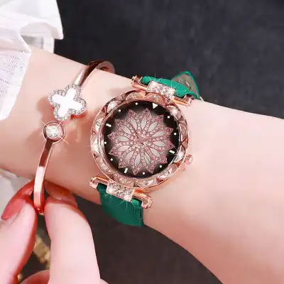 Fashion Rhinestone Decorated Flower Pattern Quartz Watch for Women