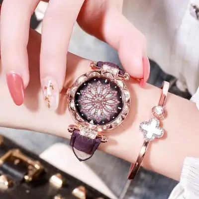 Fashion Rhinestone Decorated Flower Pattern Quartz Watch for Women