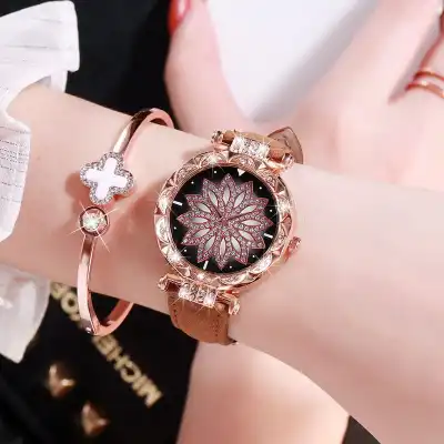 Fashion Rhinestone Decorated Flower Pattern Quartz Watch for Women
