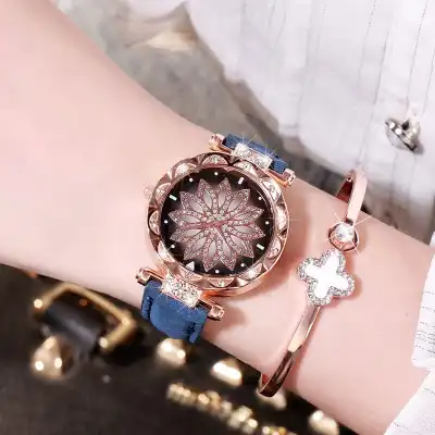 Fashion Rhinestone Decorated Flower Pattern Quartz Watch for Women