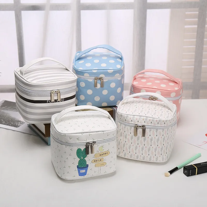 Women Large Capacity Zipper Portable Travel Cosmetic Bag with Pattern