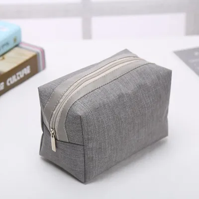 Women Simplicity Zipper Square Cosmetic Bag for Office Commuting