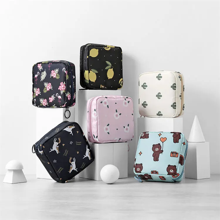 Women Creative Cartoon Graphic Print Zipper Portable Cosmetic Clutch Bag