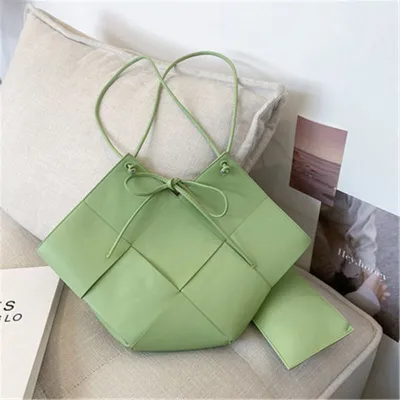 Women's Fashion Solid Color Large Capacity Irregular Shoulder Bag