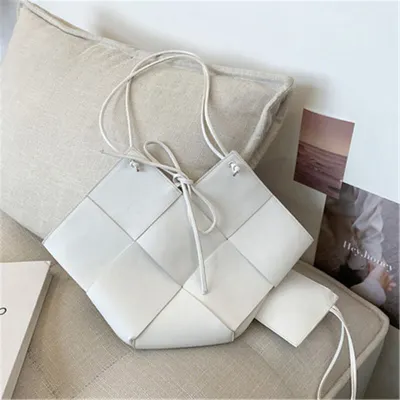 Women's Fashion Solid Color Large Capacity Irregular Shoulder Bag