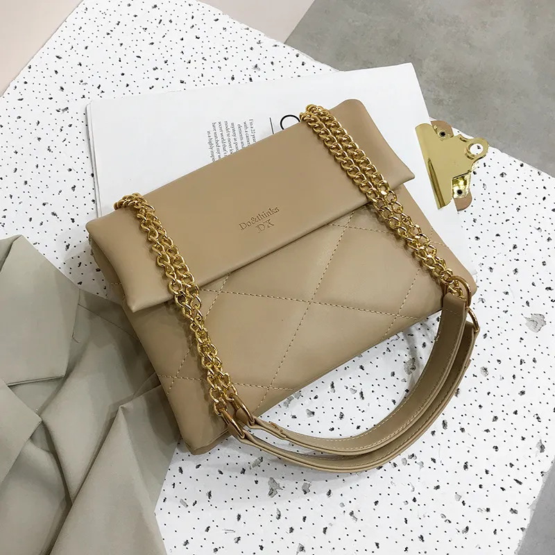 Women Simple Solid Color Metal Chain Rhombus Stitching Envelope Crossbody Bag