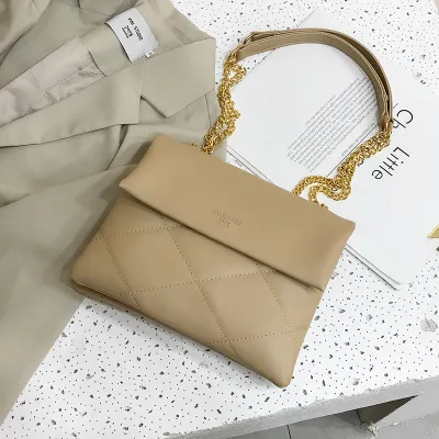 Women Simple Solid Color Metal Chain Rhombus Stitching Envelope Crossbody Bag