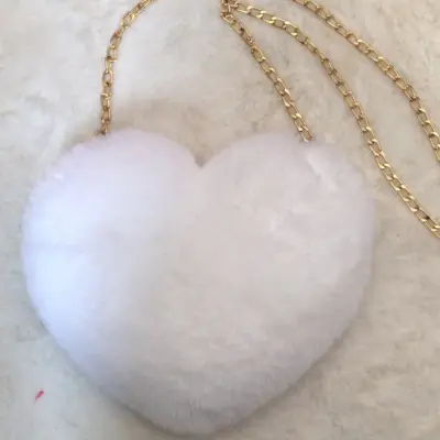 Women Cute Solid Color Heart-shape Plush Shoulder Bag with Chain Strap