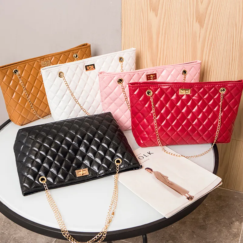 Women Fashion Metal Chain Rhombus Embroidery Thread PU Shoulder Bag Street Style Lock Closure Large