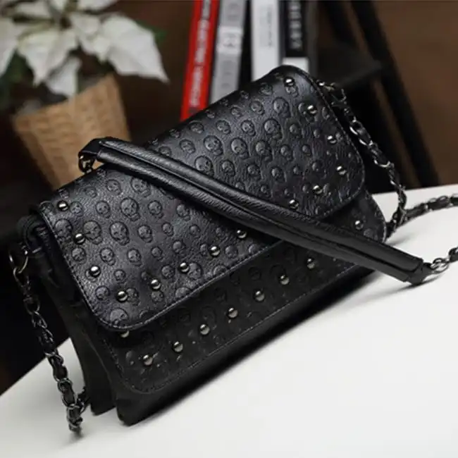 Women Fashion Solid Color Skull Rivet Decoration Messenger Crossbody Bag