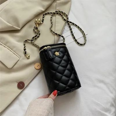 Women Simple Metal Decorative Zipper Rhombic Grid Crossbody Bag