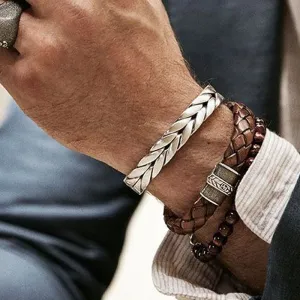 Men's Retro Solid Color Open Twist Bangle Bracelet in Titanium Steel