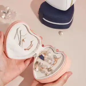 Portable Heart Shaped Cortex Jewelry Storage Box with Zipper