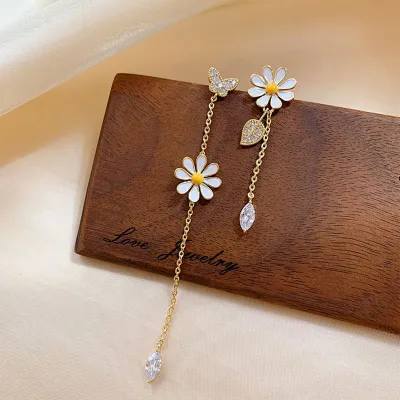 Women Asymmetrical Daisy Rhinestone Leaves Decor Drop Earrings