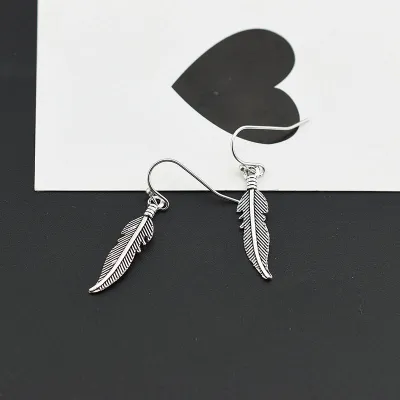 Women Retro Feather Shaped Alloy Earrings