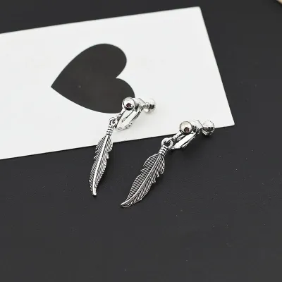 Women Retro Feather Shaped Alloy Earrings