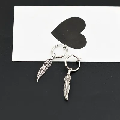 Women Retro Feather Shaped Alloy Earrings