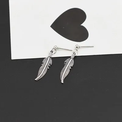 Women Retro Feather Shaped Alloy Earrings