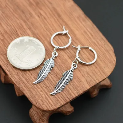 Women Retro Feather Shaped Alloy Earrings