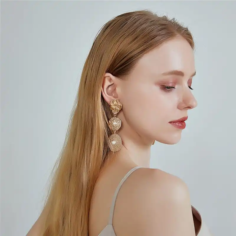 Women Alloy Exaggerated Geometric Flower Pearl Earrings