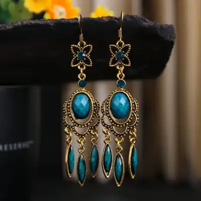 Women Hollow Out Design Rhinestone Decorative Earrings