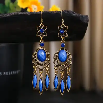 Women Hollow Out Design Rhinestone Decorative Earrings
