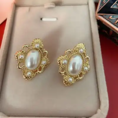 Women Retro Pearl Decorative Vintage Earrings Alloy Unisex