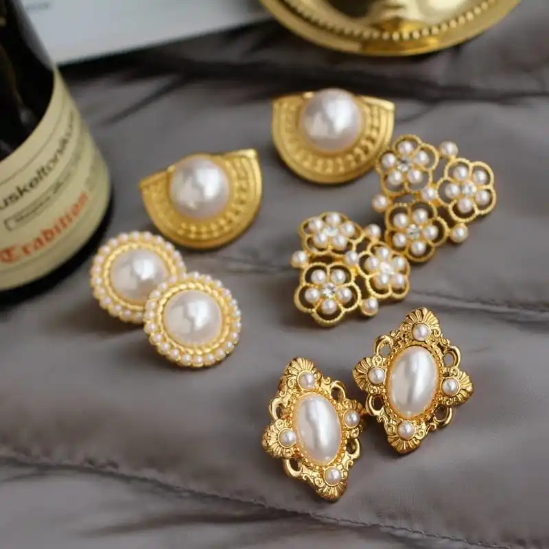 Women Retro Pearl Decorative Vintage Earrings Alloy Unisex
