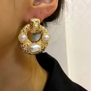 Women Vintage Alloy Geometric Pearl Decorative Earrings